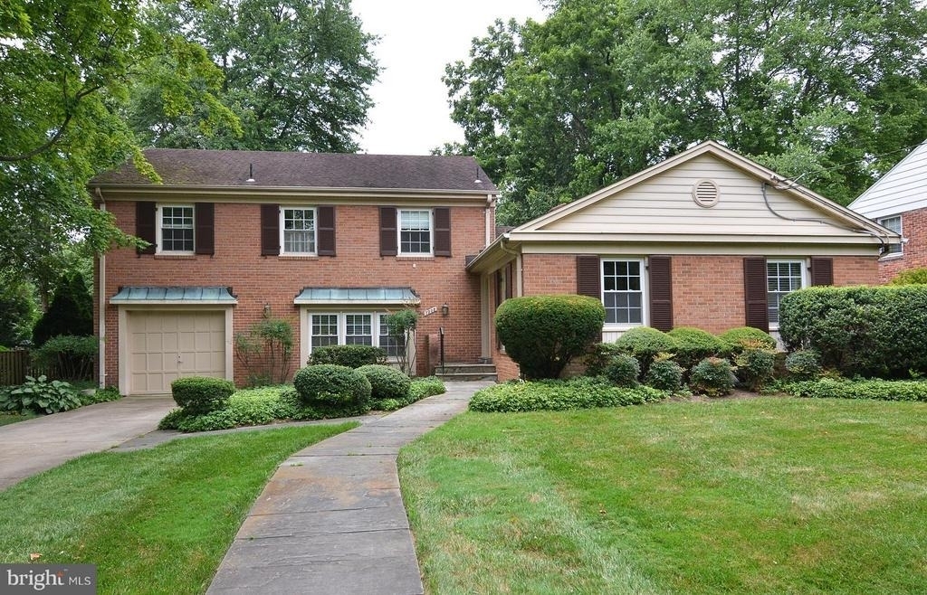 7208 Marbury Road - Photo 1