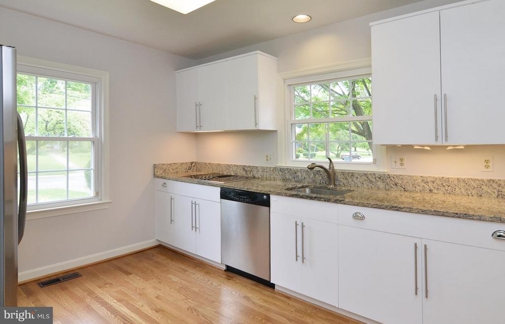 7208 Marbury Road - Photo 6
