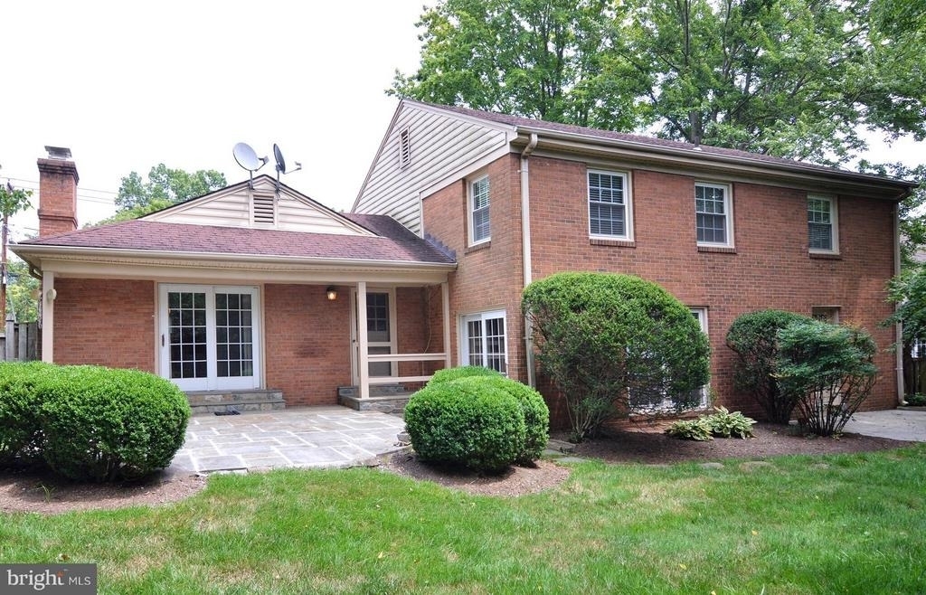 7208 Marbury Road - Photo 2