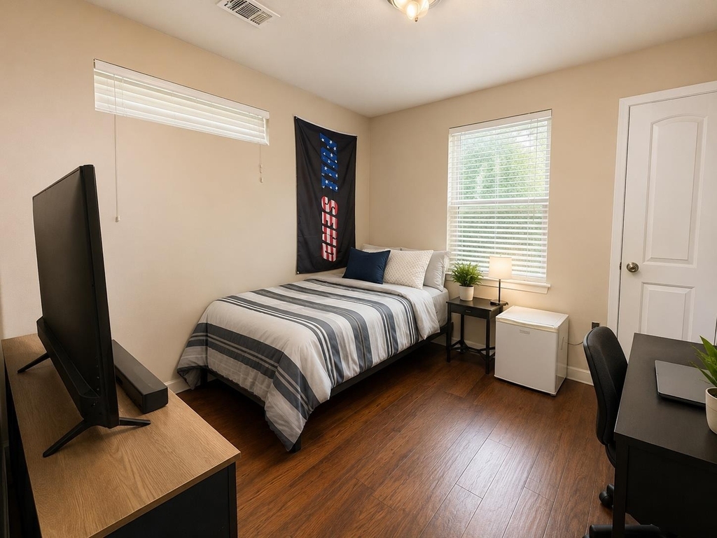 3504 Speedway - Photo 11