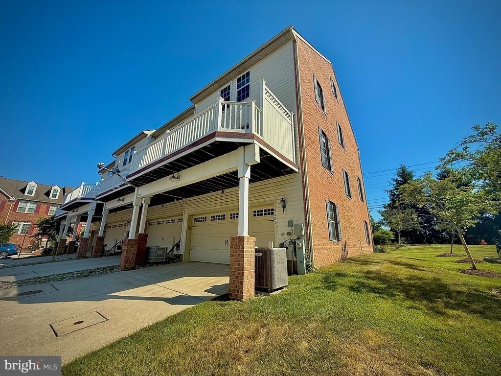 9407 Aston Village - Photo 1