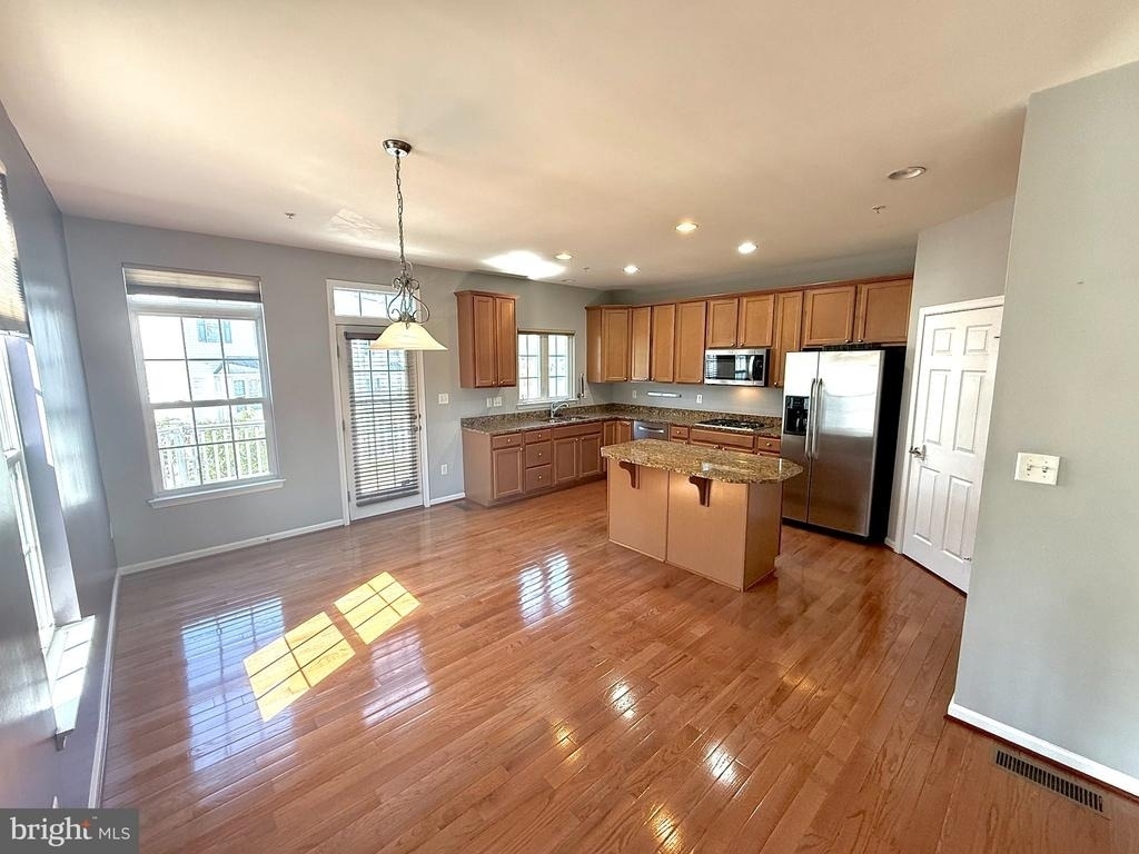 9407 Aston Village - Photo 9