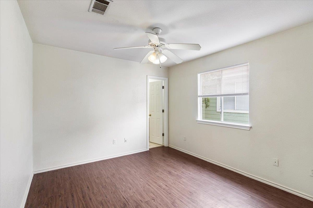 887 Sagewood Trl - Photo 17