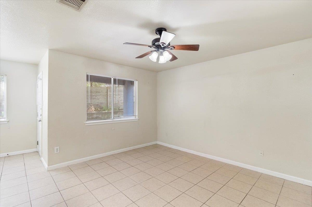 887 Sagewood Trl - Photo 4
