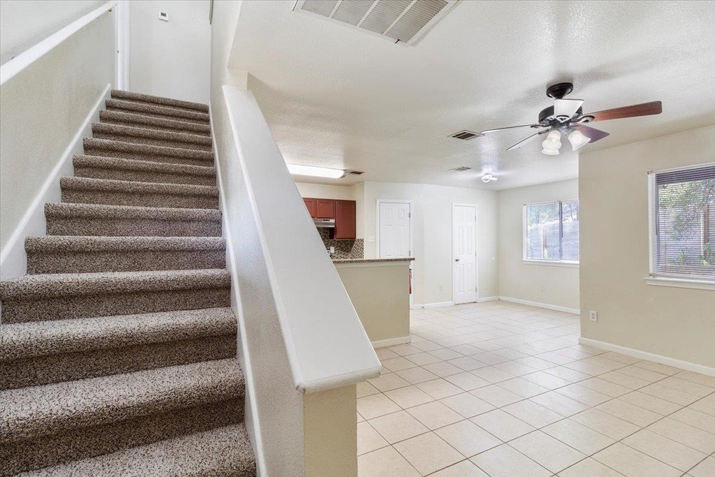 887 Sagewood Trl - Photo 2