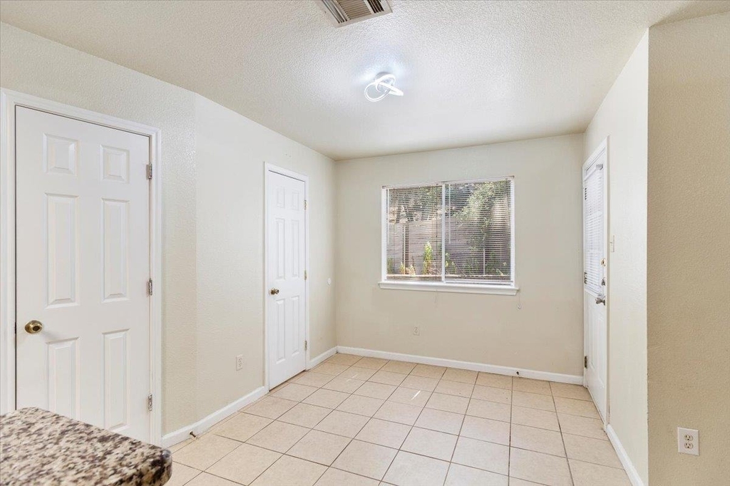 887 Sagewood Trl - Photo 5