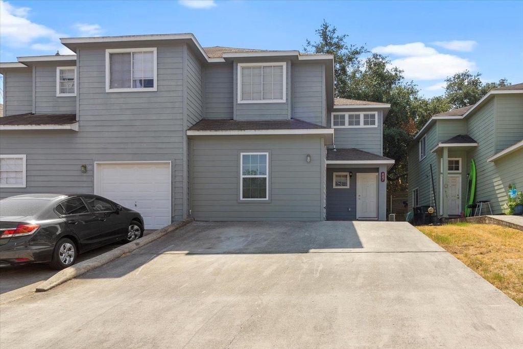 887 Sagewood Trl - Photo 0