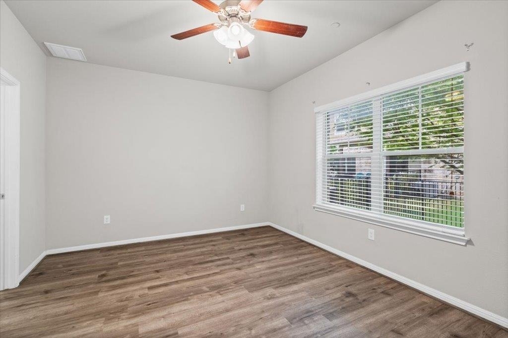 516 E Slaughter Ln - Photo 3