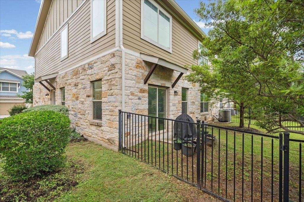 516 E Slaughter Ln - Photo 21