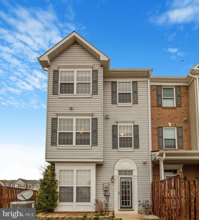5171 Duke Court - Photo 0