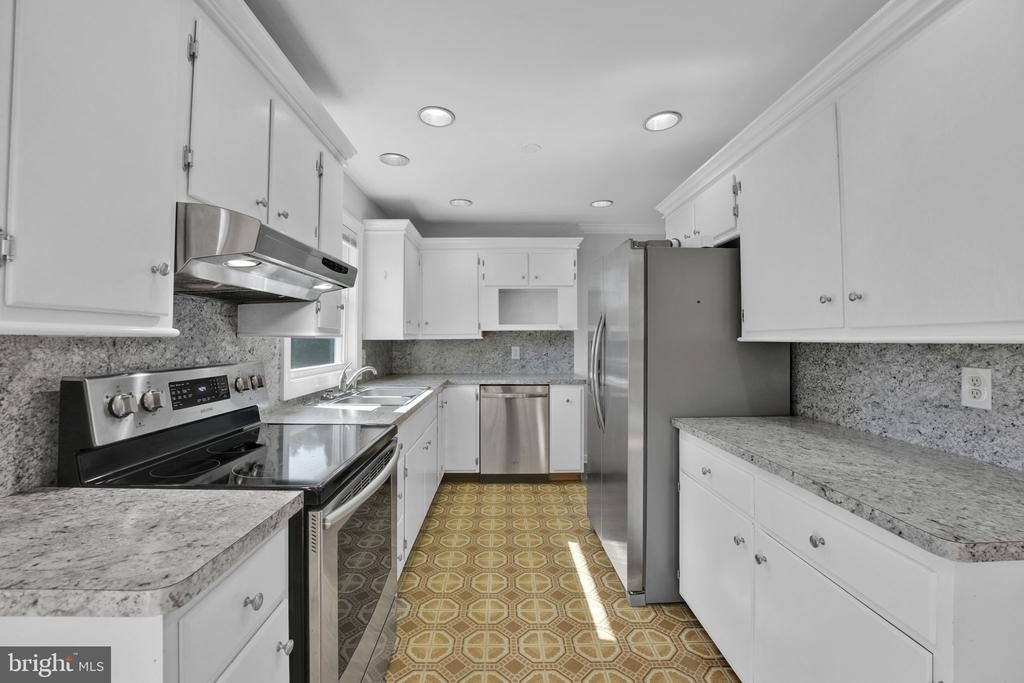 810 Wisteria Drive - Photo 26