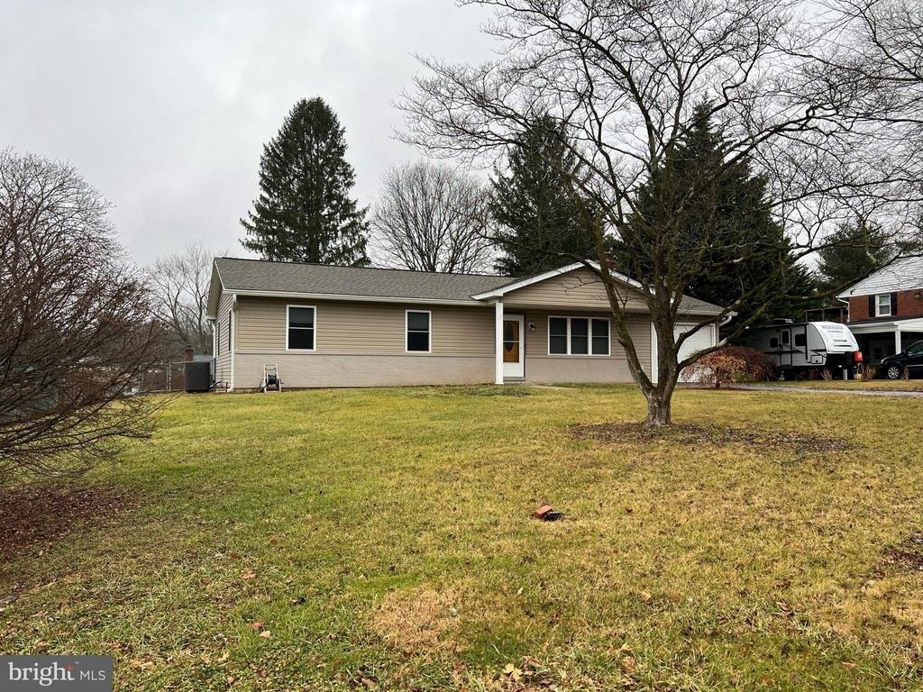 810 Wisteria Drive - Photo 2