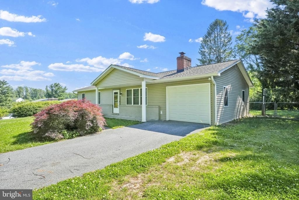 810 Wisteria Drive - Photo 3