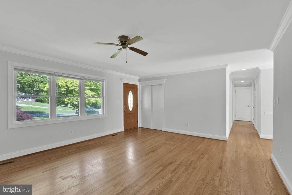 810 Wisteria Drive - Photo 8