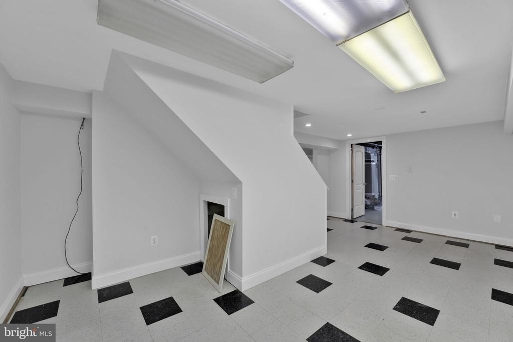 810 Wisteria Drive - Photo 34