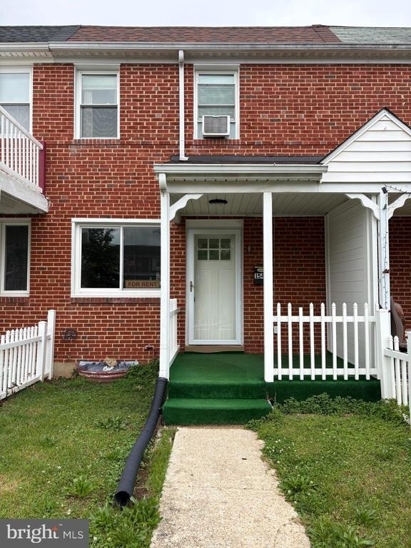1542 Becklow Avenue - Photo 0