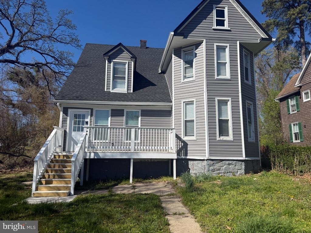 808 Winston Avenue - Photo 2