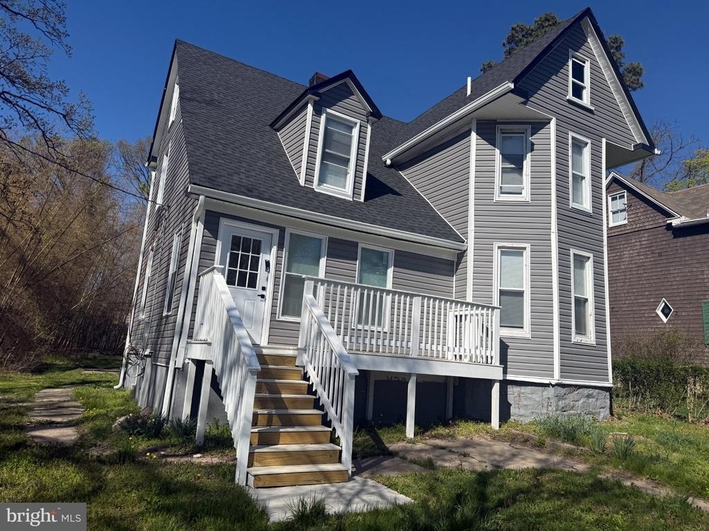 808 Winston Avenue - Photo 0
