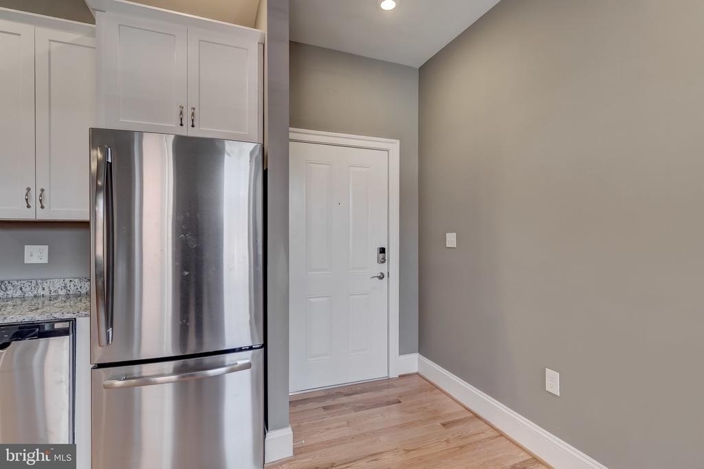 1214 Eutaw Place - Photo 10