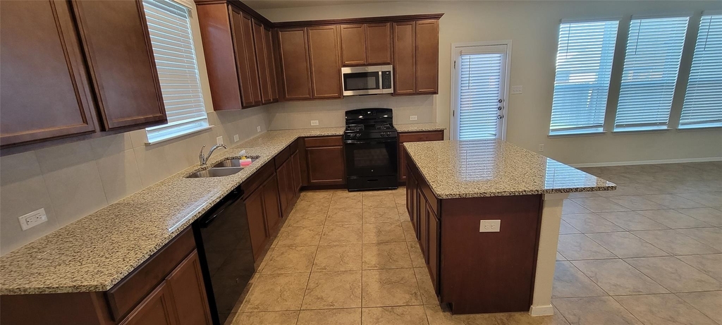 127 Trailside Ln - Photo 4