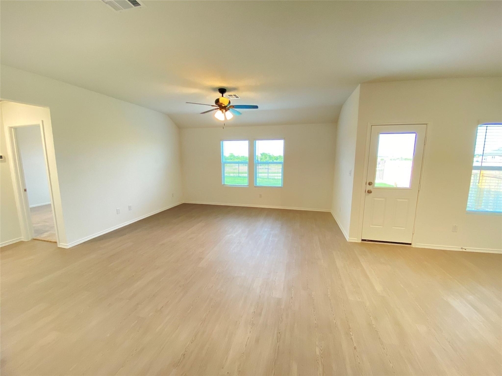 1400 Pickerel St - Photo 13