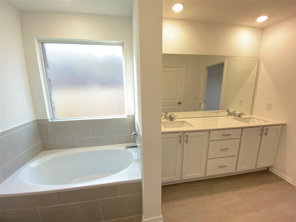 1400 Pickerel St - Photo 18