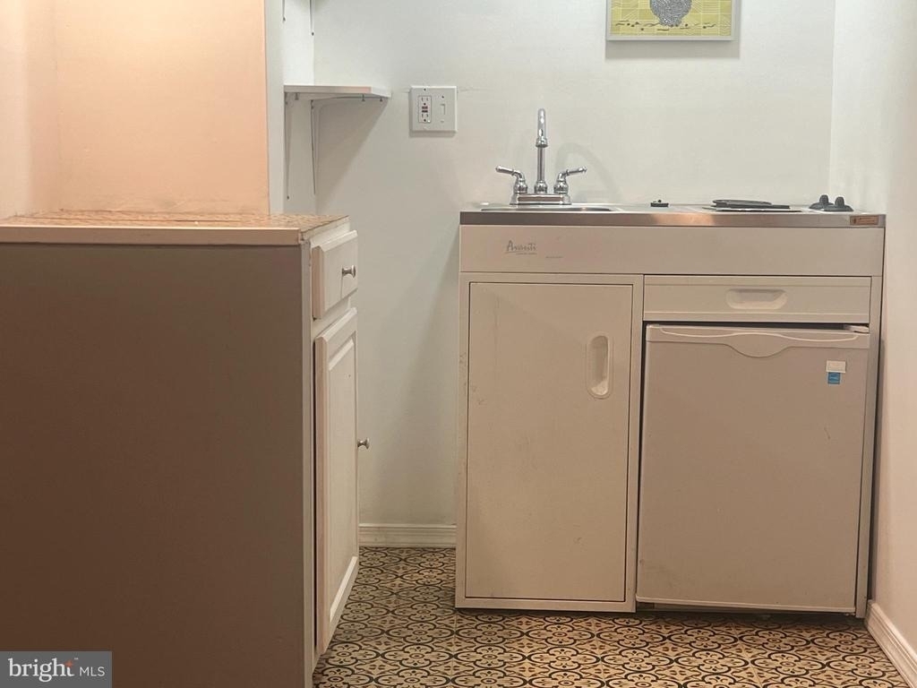219 S Union Street - Photo 8