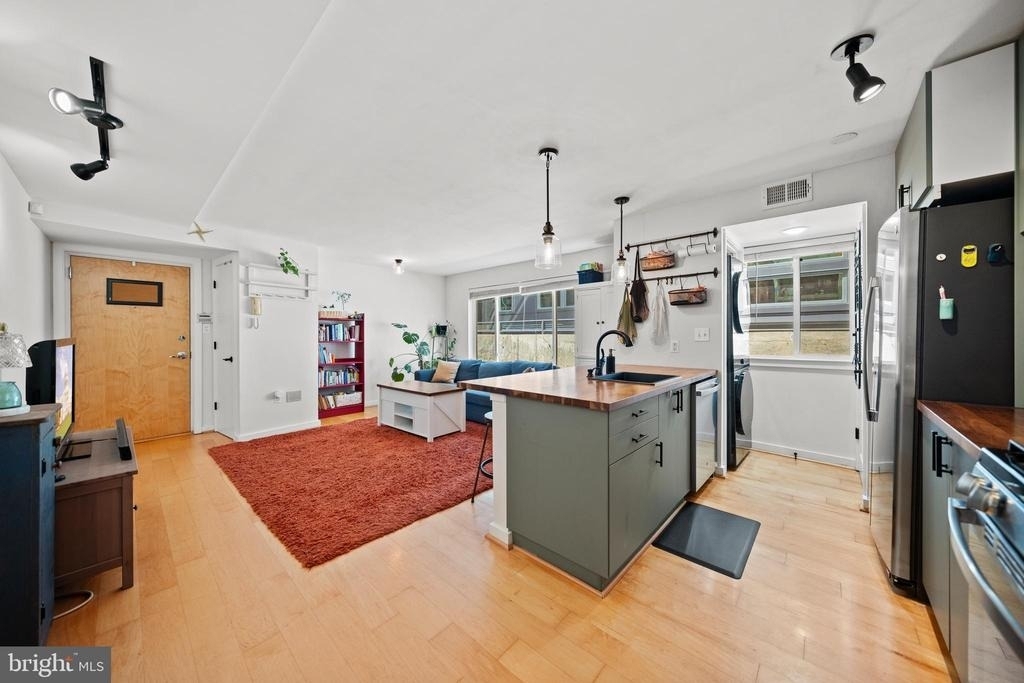 1439 Chapin Street Nw - Photo 4