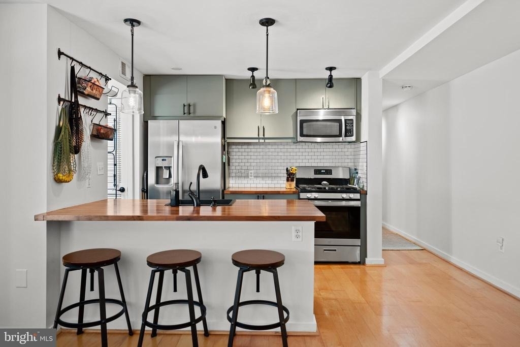 1439 Chapin Street Nw - Photo 2
