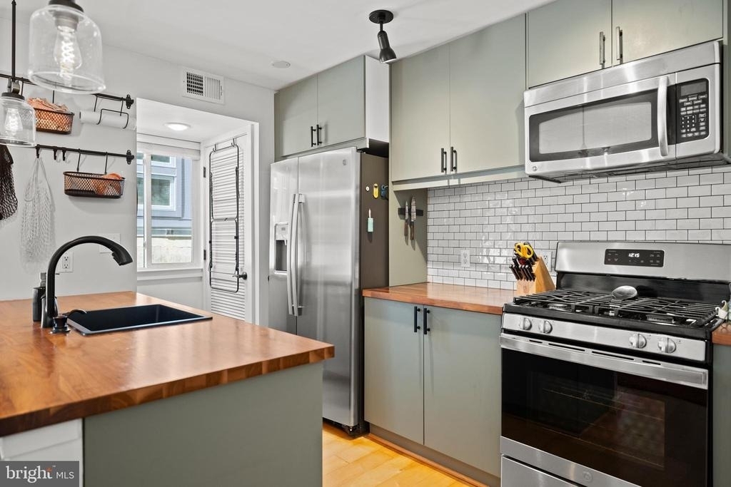 1439 Chapin Street Nw - Photo 3