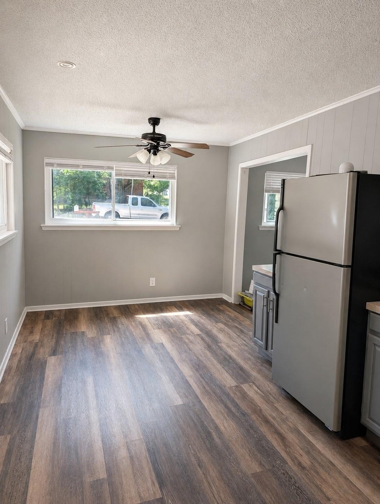 2804 Catalina Dr - Photo 2