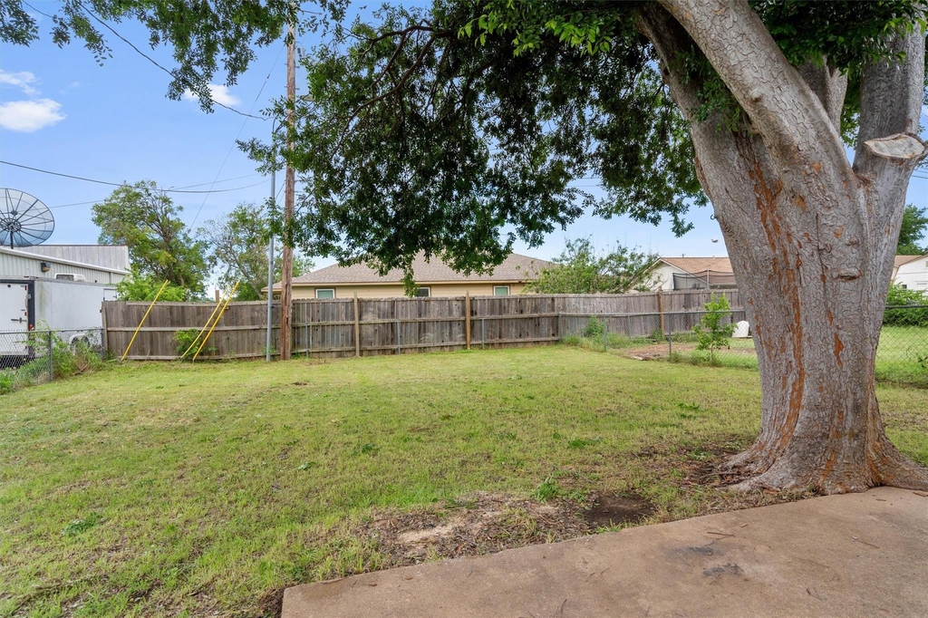 2805 Davis St - Photo 9