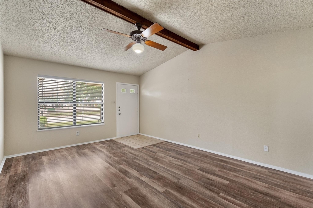 2805 Davis St - Photo 1