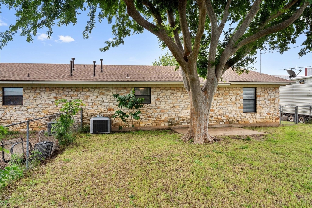 2805 Davis St - Photo 10