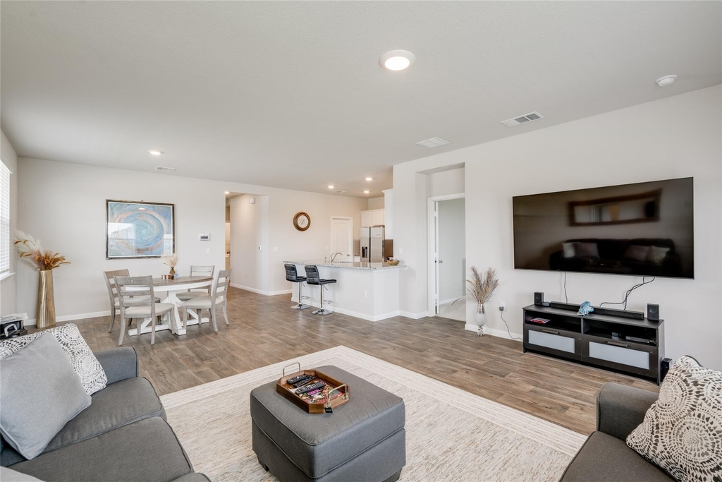 102 Rainmaker Cv - Photo 1
