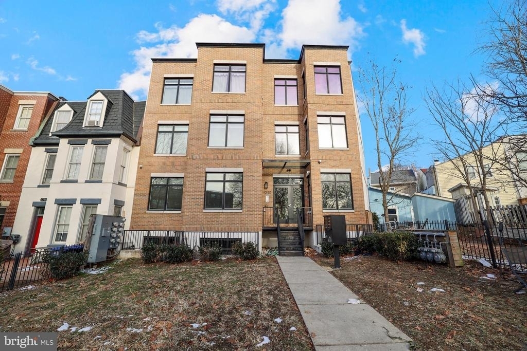 1220 Potomac Avenue Se - Photo 18