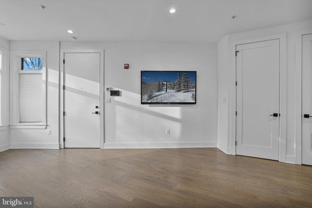 1220 Potomac Avenue Se - Photo 4