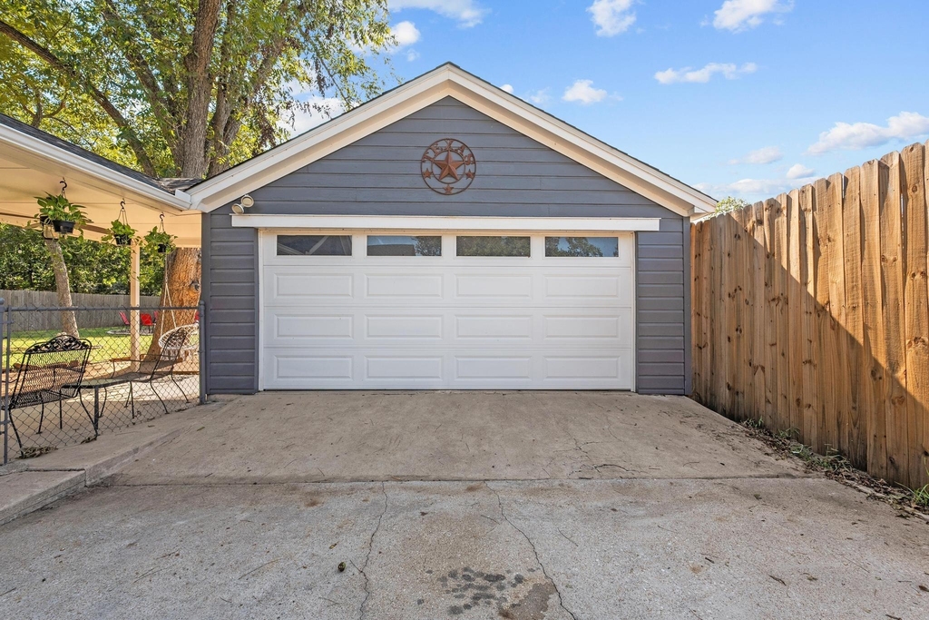 1707 Lexington St - Photo 24
