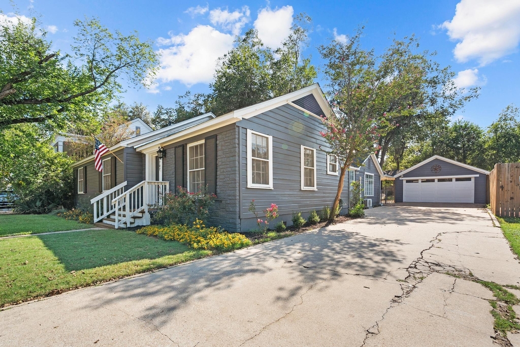 1707 Lexington St - Photo 23