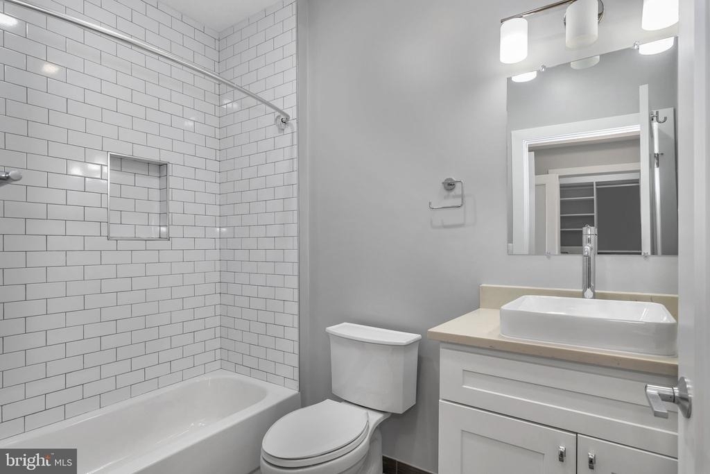 1310 Riggs Street Nw - Photo 39