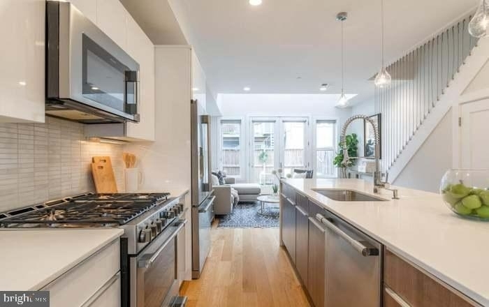 628 I Street Ne - Photo 3