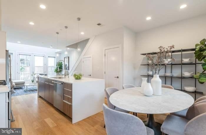 628 I Street Ne - Photo 2