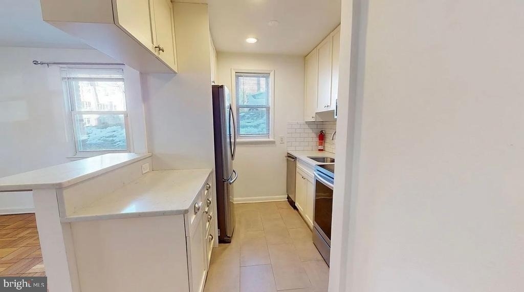 4000 Beecher Street Nw - Photo 3
