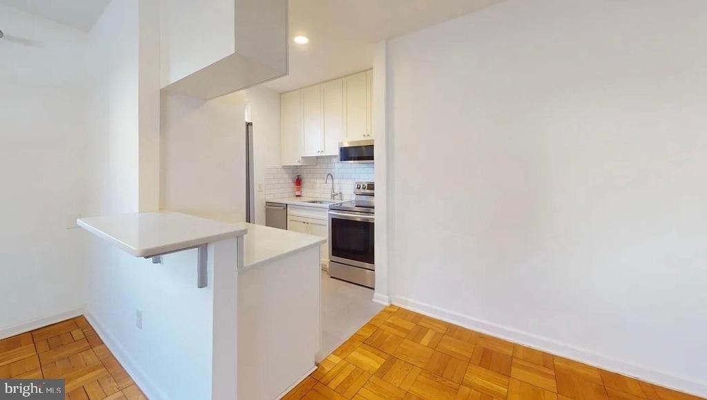4000 Beecher Street Nw - Photo 4