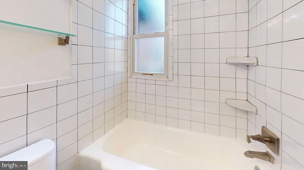 4000 Beecher Street Nw - Photo 6