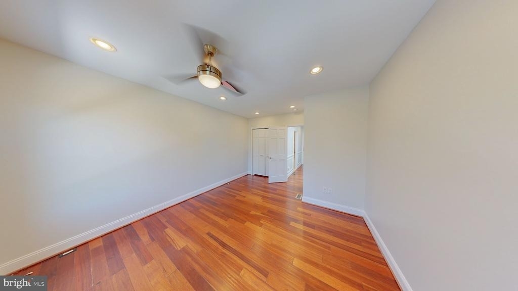 1617 C Street Se - Photo 8