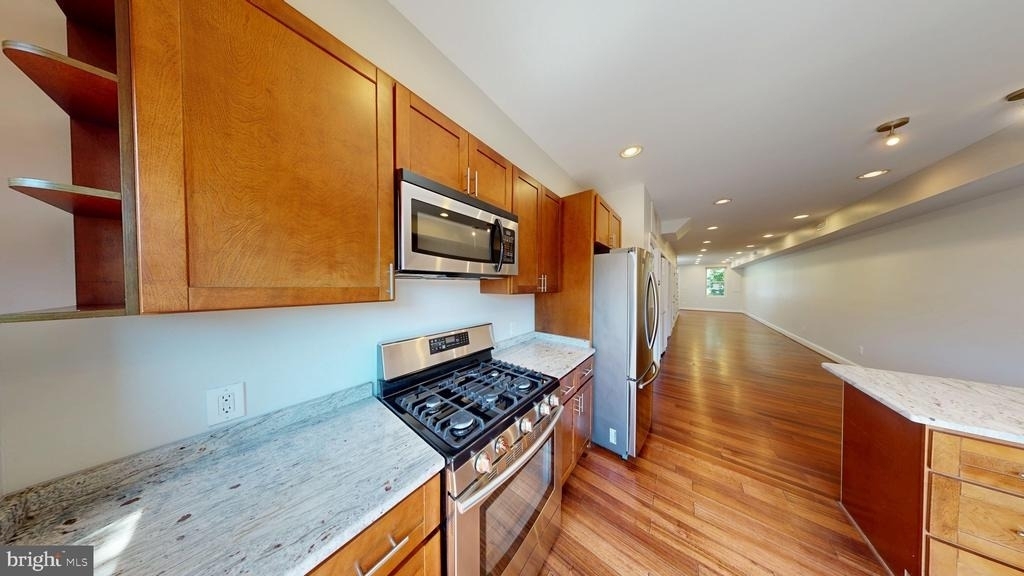 1617 C Street Se - Photo 1
