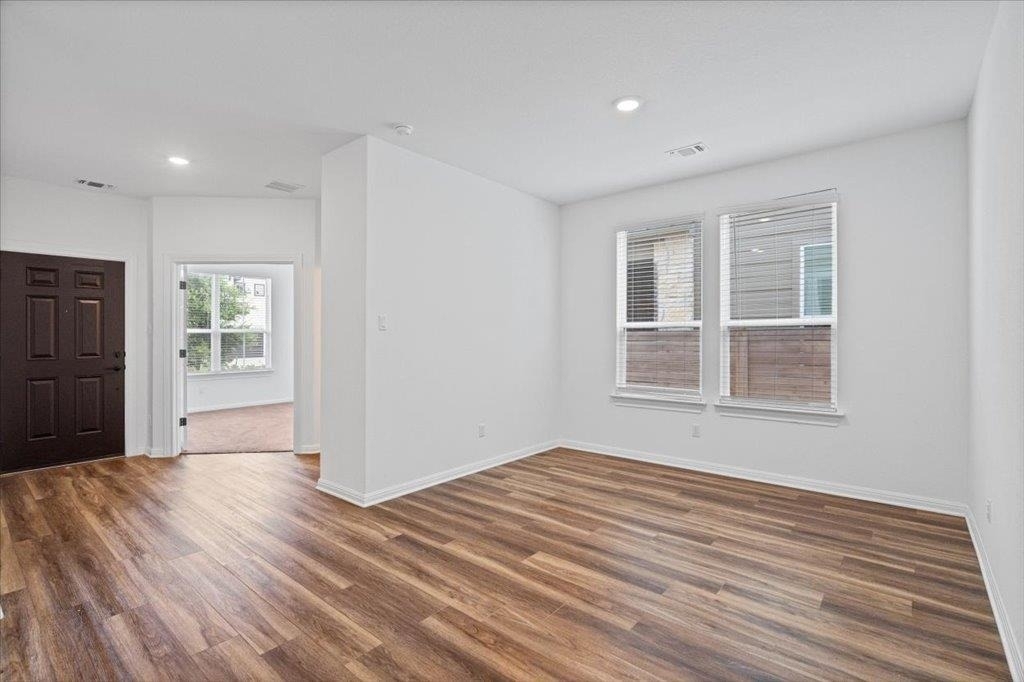 309 Harbors Ln - Photo 1