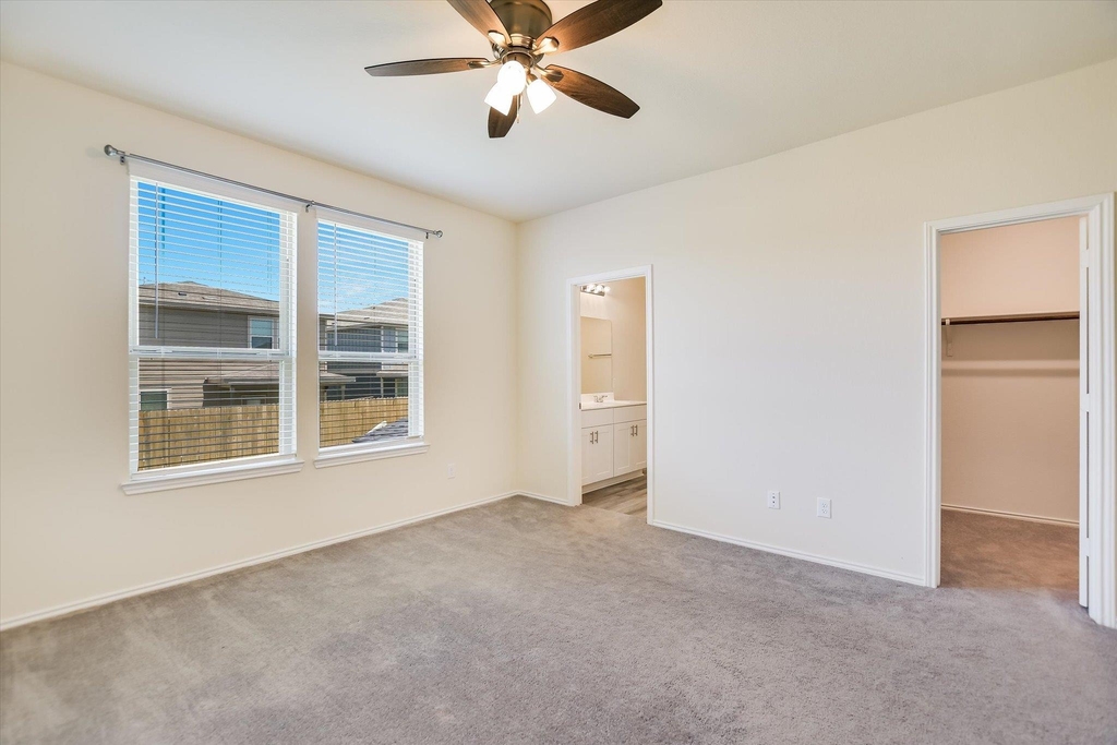 216 The Duke Dr - Photo 12