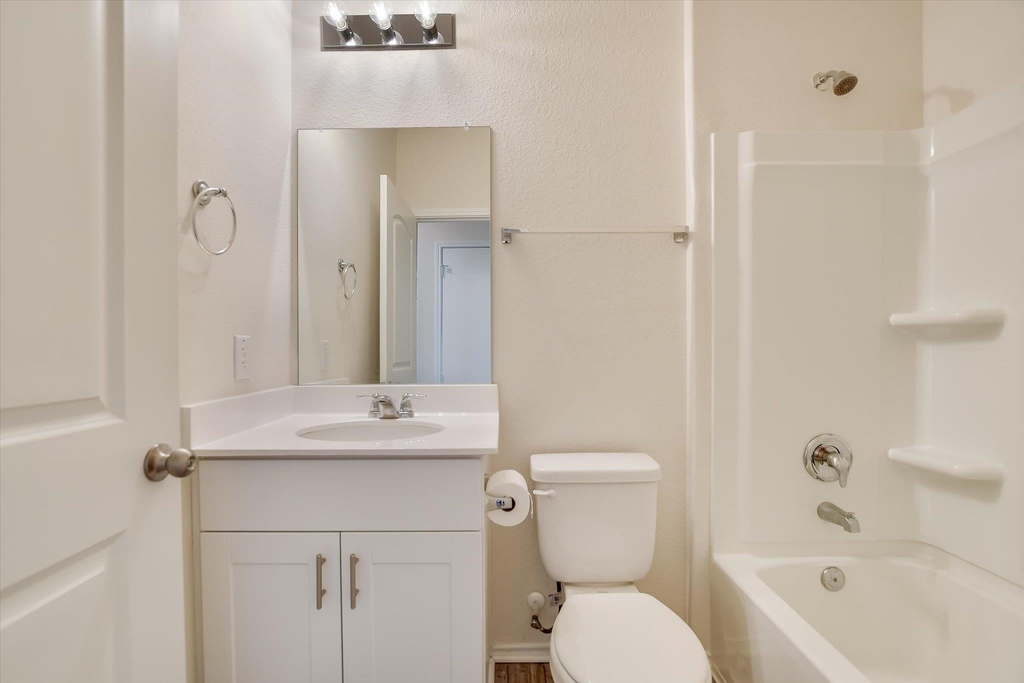 216 The Duke Dr - Photo 15